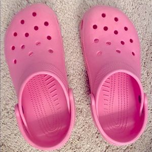 Gently worn pink crocs! Size 9.